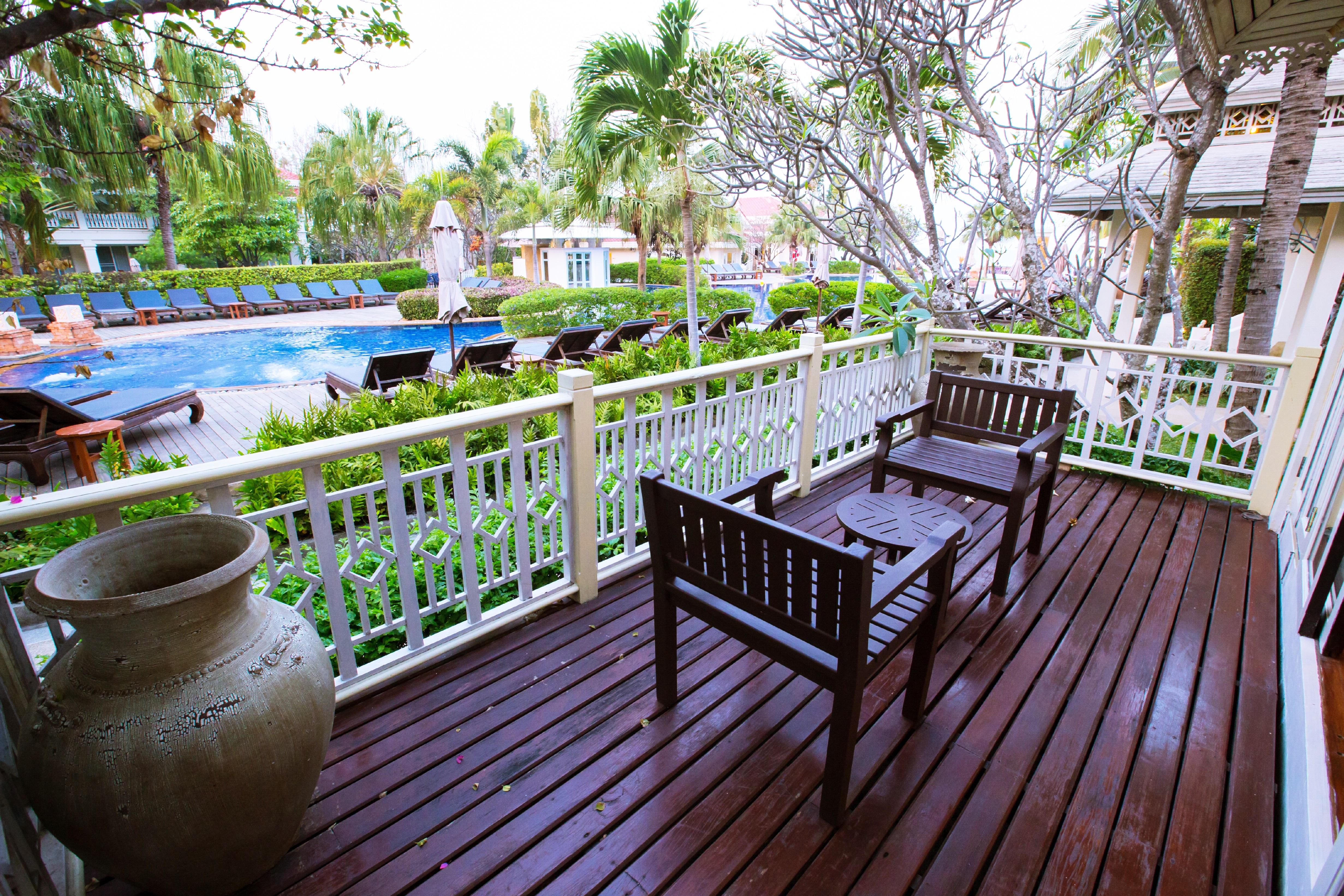 Wora Bura Hua Hin Resort & Spa Ngoại thất bức ảnh The pool at the Royal Paradise Hotel & Spa