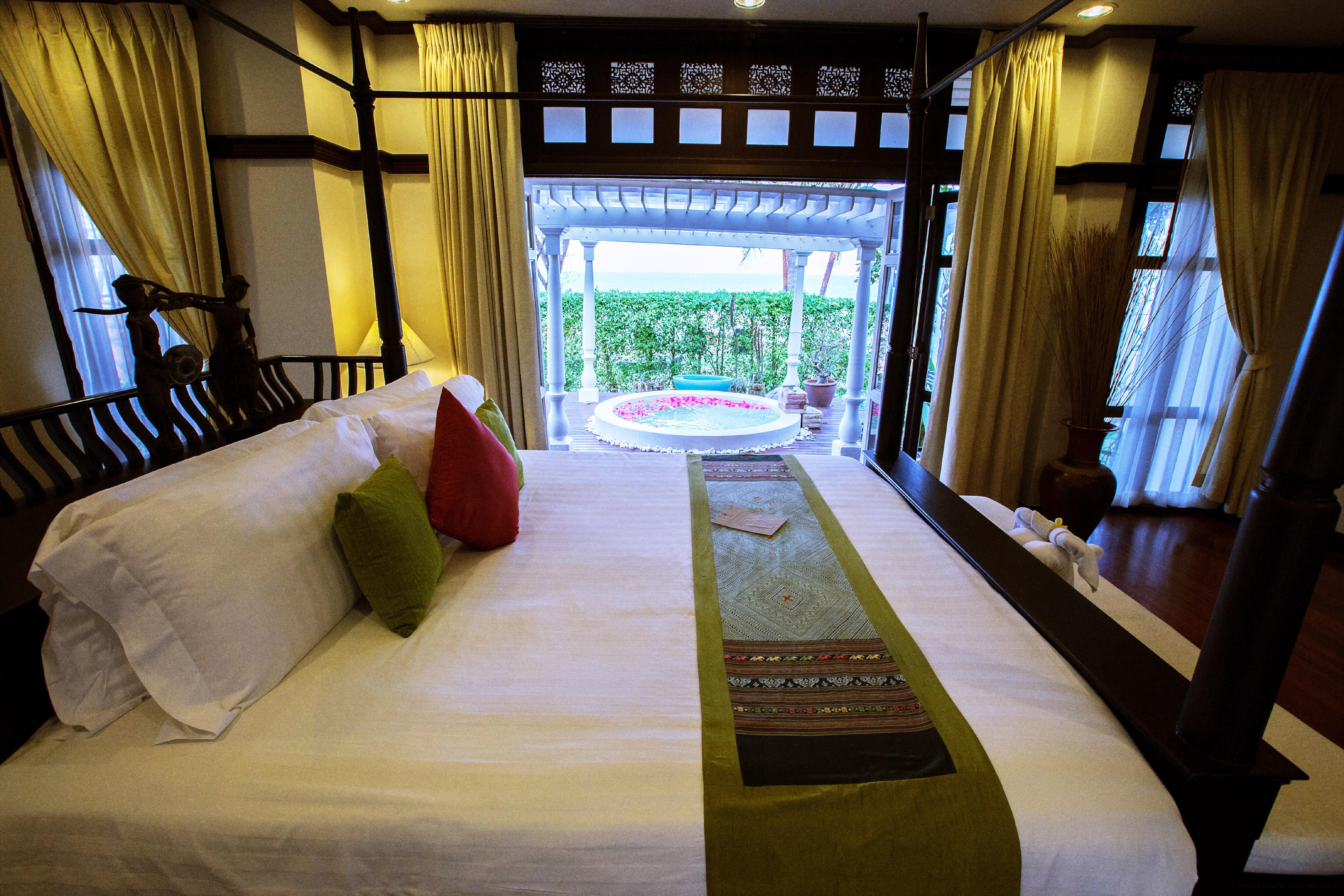 Wora Bura Hua Hin Resort & Spa Ngoại thất bức ảnh A bedroom at the resort
