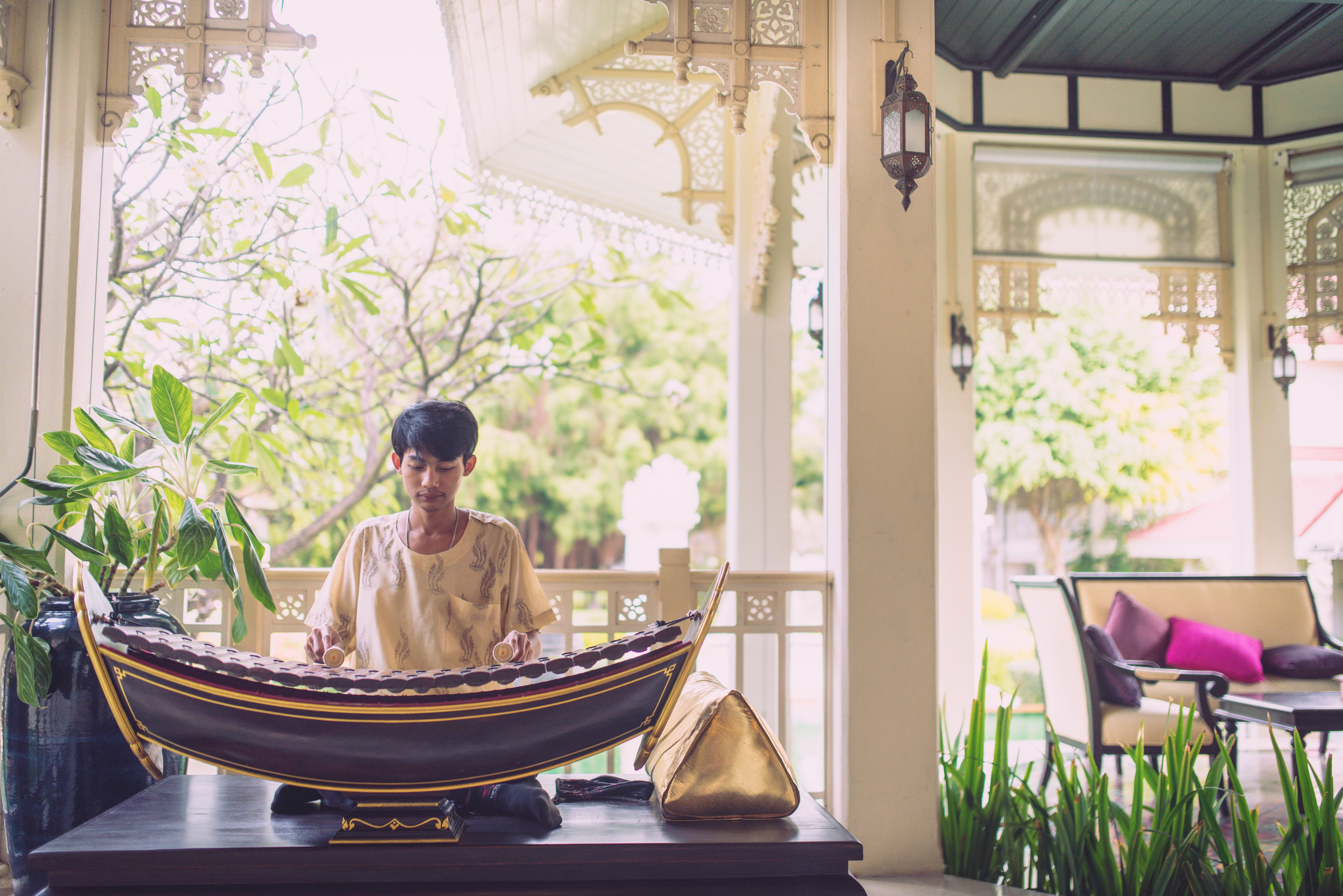 Wora Bura Hua Hin Resort & Spa Ngoại thất bức ảnh Thai musician playing the Ranat Ek