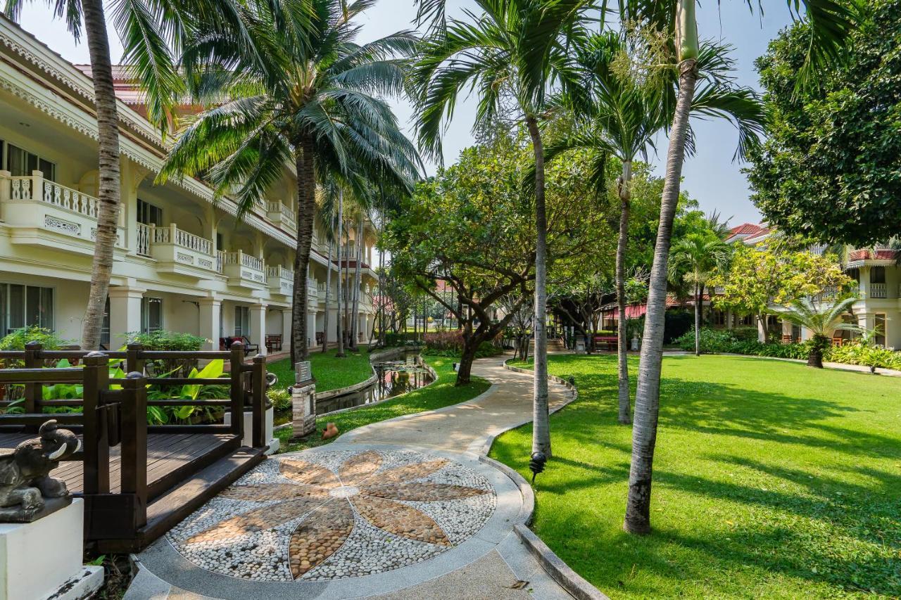 Wora Bura Hua Hin Resort & Spa Ngoại thất bức ảnh The Royal Paradise Hotel and Spa